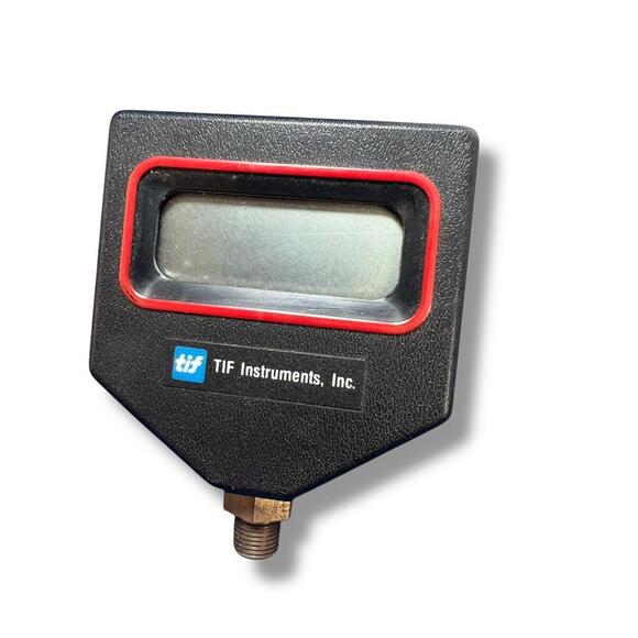 TIF Instruments DIGITAL PRESSURE GAUGE and TT 300cc Permissible AC Voltage Detec - Picture 4 of 6